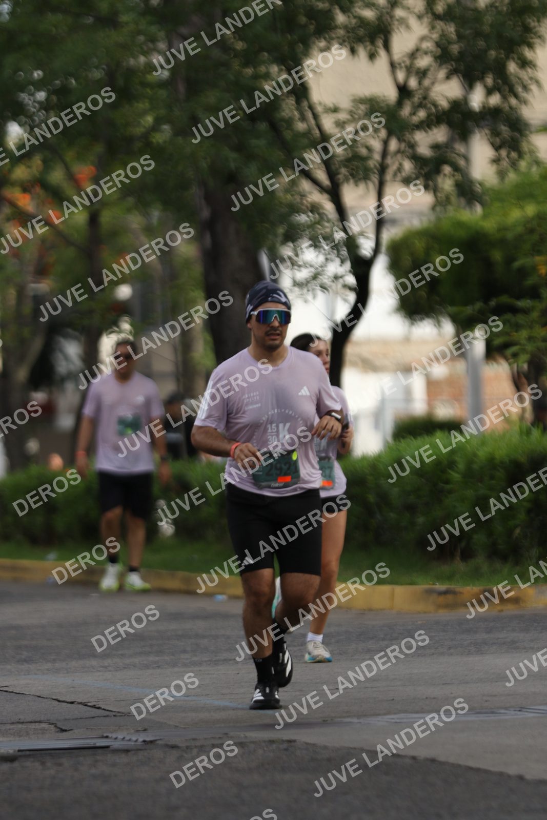 Foto de ADIDAS SPLITS GUADALAJARA 15K / 30K en Av. San Ignacio esquina Av. Ignacio L. Vallarta, Zapopan a las 09:05 · dorsal 30, 15