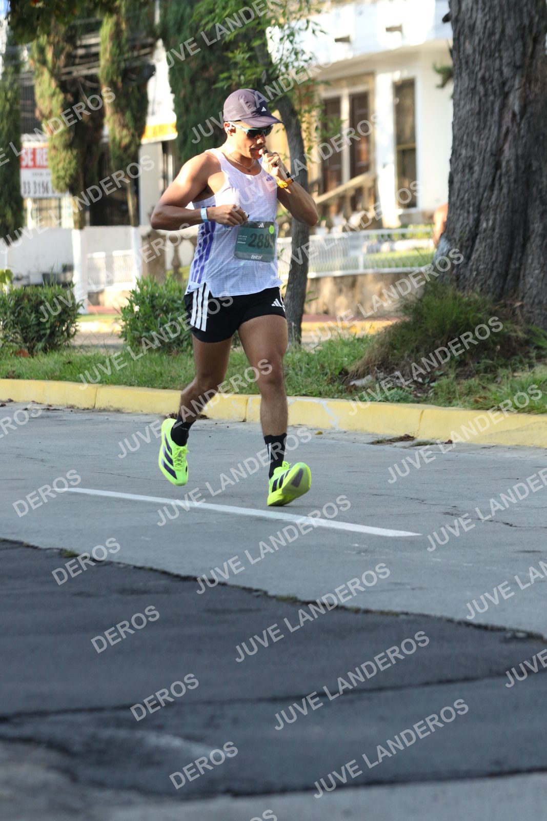 Foto de ADIDAS SPLITS GUADALAJARA 15K / 30K en Av. San Ignacio esquina Av. Ignacio L. Vallarta, Zapopan a las 08:08 · dorsal 3156, 2883