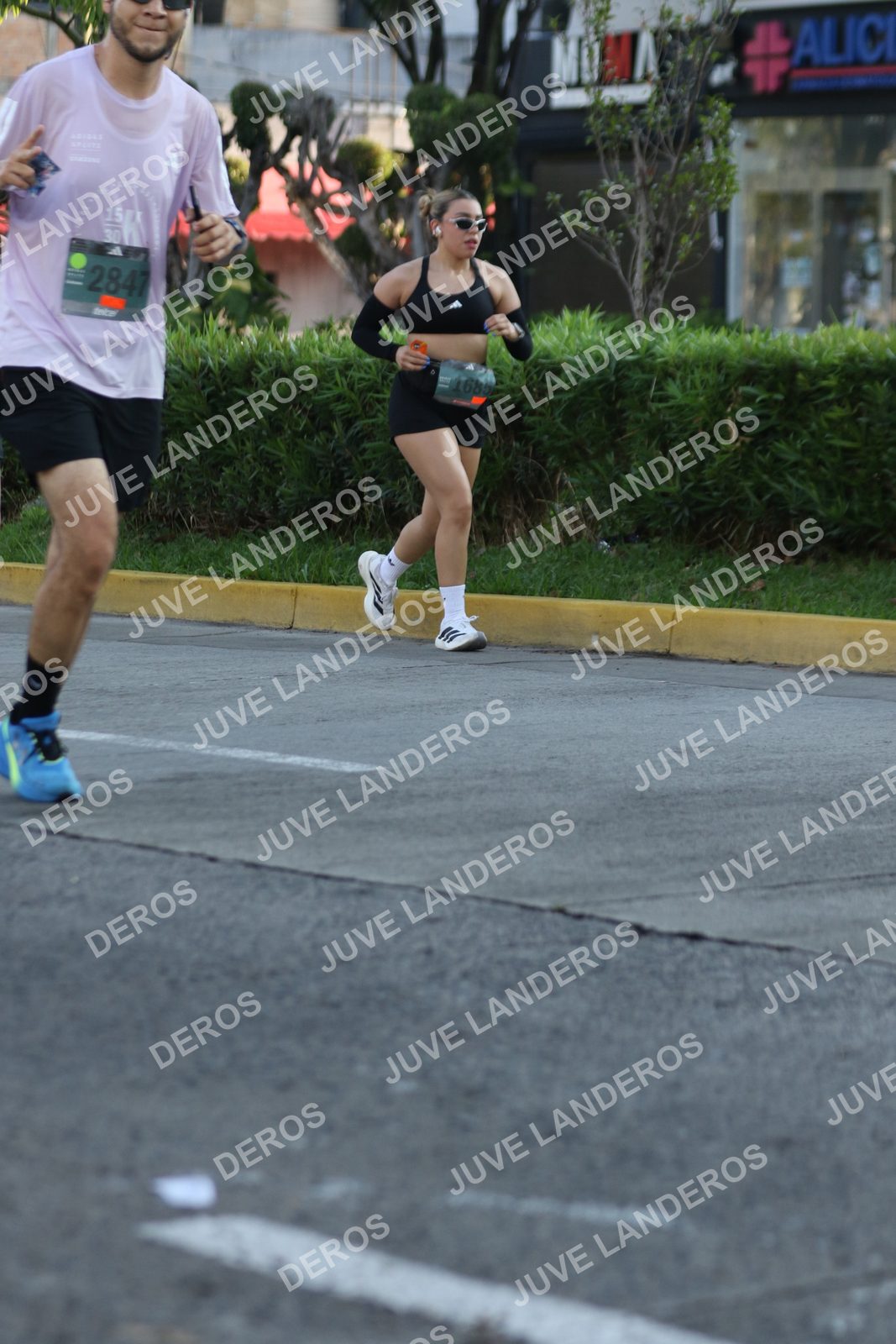 Foto de ADIDAS SPLITS GUADALAJARA 15K / 30K en Av. San Ignacio esquina Av. Ignacio L. Vallarta, Zapopan a las 07:46 · dorsal 2847, 30