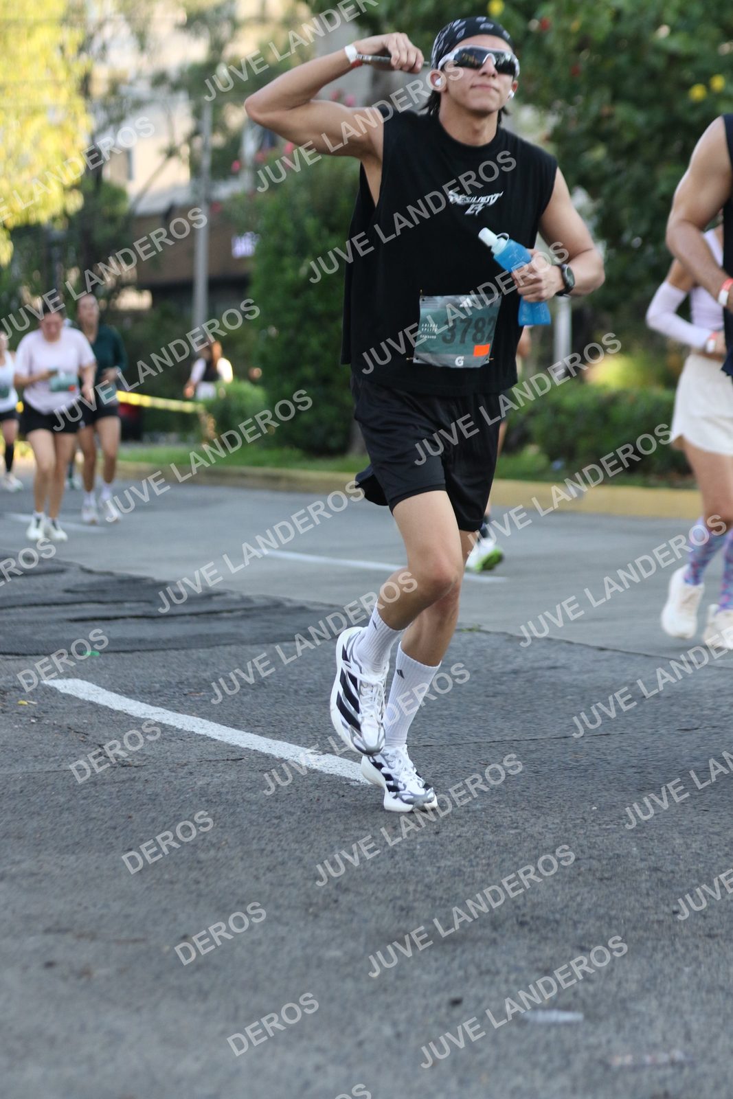Foto de ADIDAS SPLITS GUADALAJARA 15K / 30K en Av. San Ignacio esquina Av. Ignacio L. Vallarta, Zapopan a las 07:38 · dorsal 3782