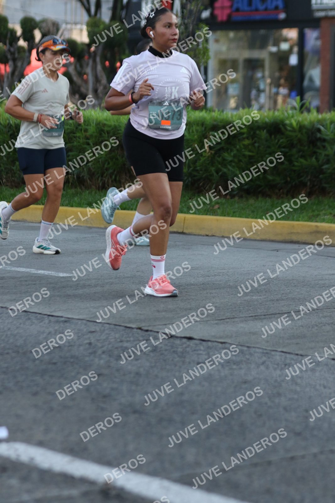 Foto de ADIDAS SPLITS GUADALAJARA 15K / 30K en Av. San Ignacio esquina Av. Ignacio L. Vallarta, Zapopan a las 07:36 · dorsal 15