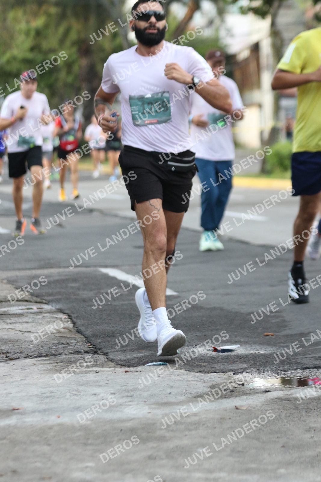Foto de ADIDAS SPLITS GUADALAJARA 15K / 30K en Av. San Ignacio esquina Av. Ignacio L. Vallarta, Zapopan a las 07:05 · dorsal 1299