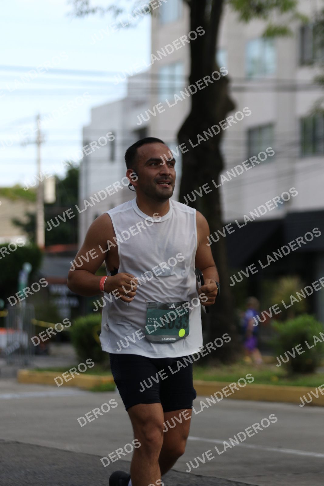 Foto de ADIDAS SPLITS GUADALAJARA 15K / 30K en Av. San Ignacio esquina Av. Ignacio L. Vallarta, Zapopan a las 09:01 · dorsal 1033