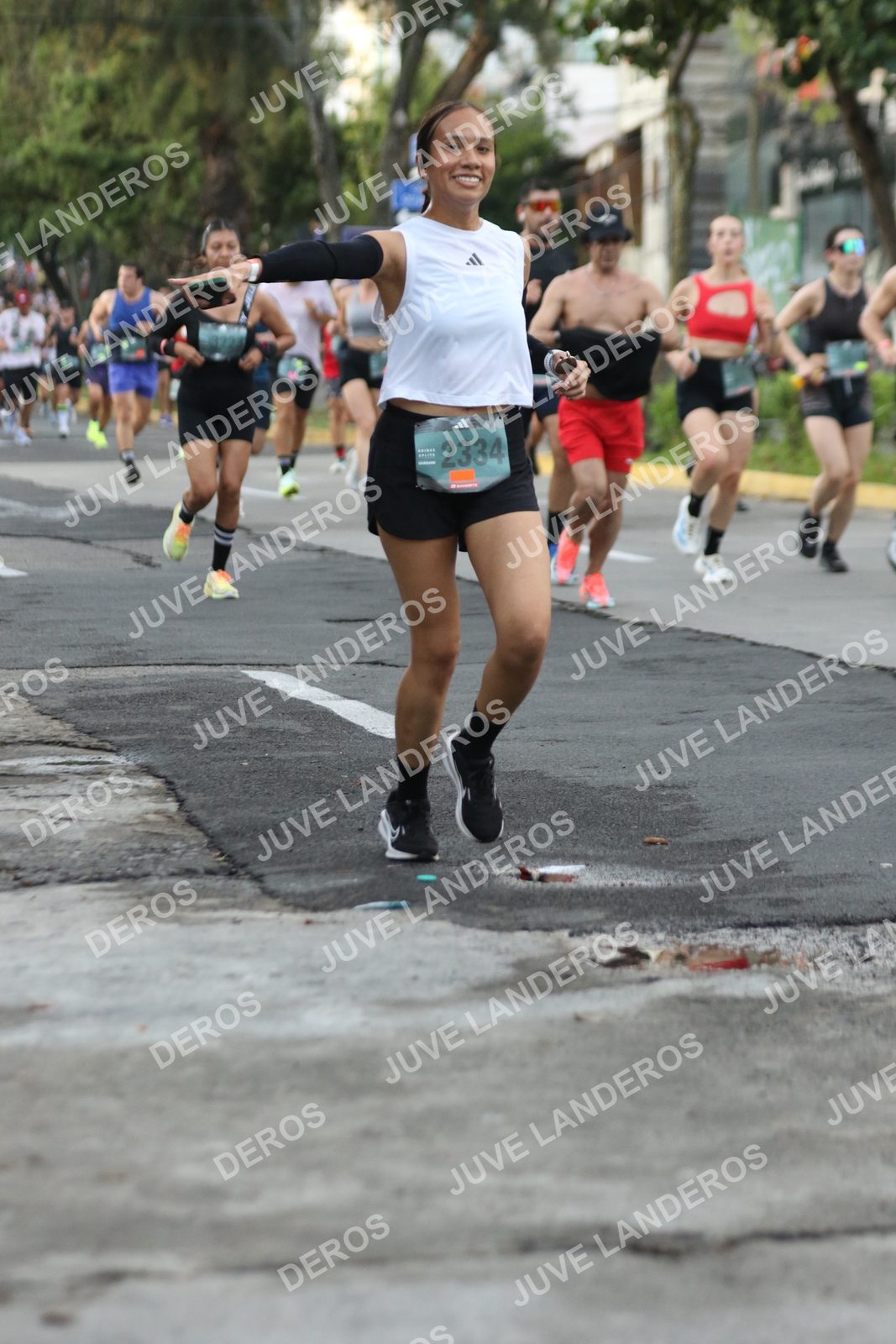 Foto de ADIDAS SPLITS GUADALAJARA 15K / 30K en Av. San Ignacio esquina Av. Ignacio L. Vallarta, Zapopan a las 07:05 · dorsal 2334