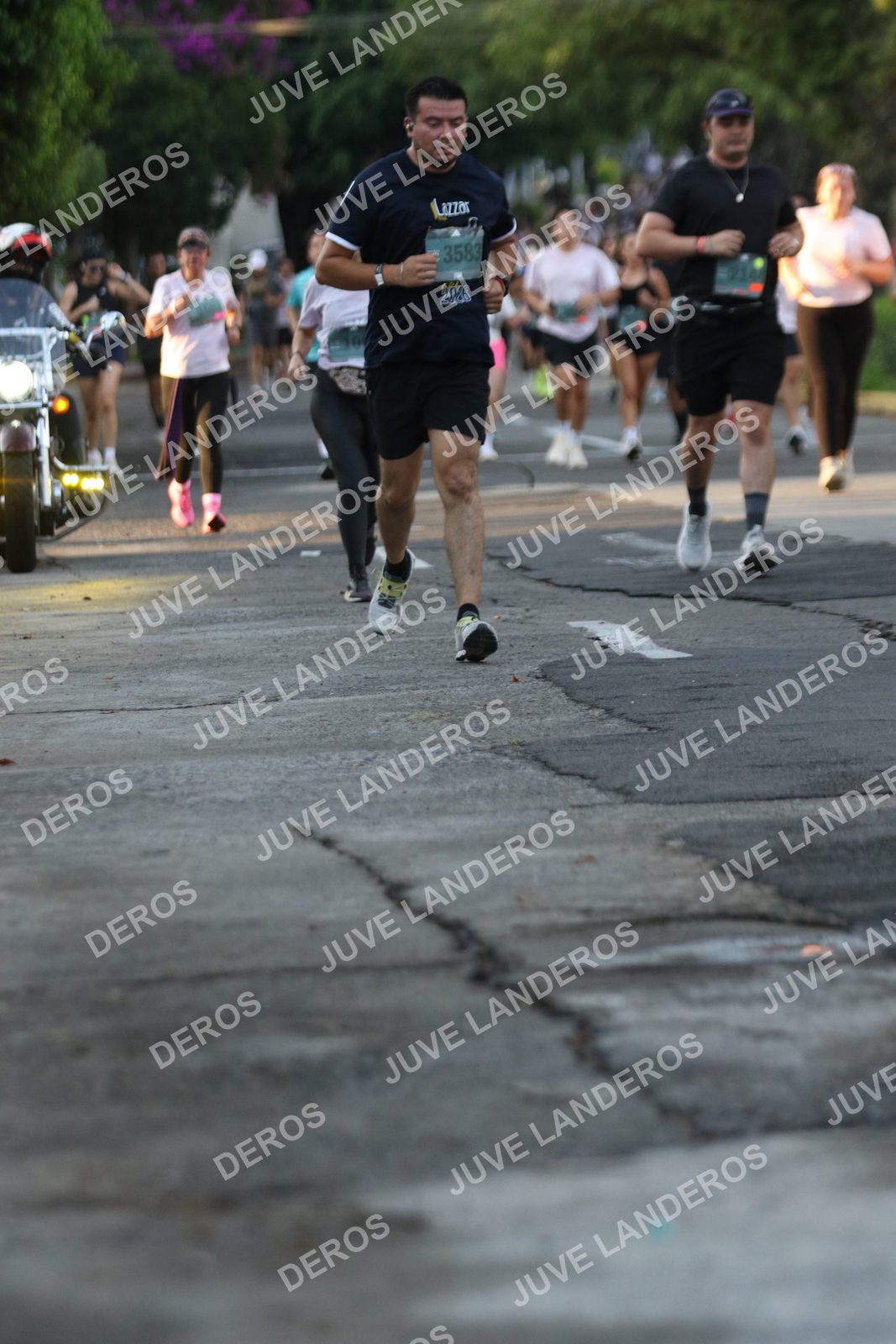 Foto de ADIDAS SPLITS GUADALAJARA 15K / 30K en Av. San Ignacio esquina Av. Ignacio L. Vallarta, Zapopan a las 07:15 · dorsal 3583