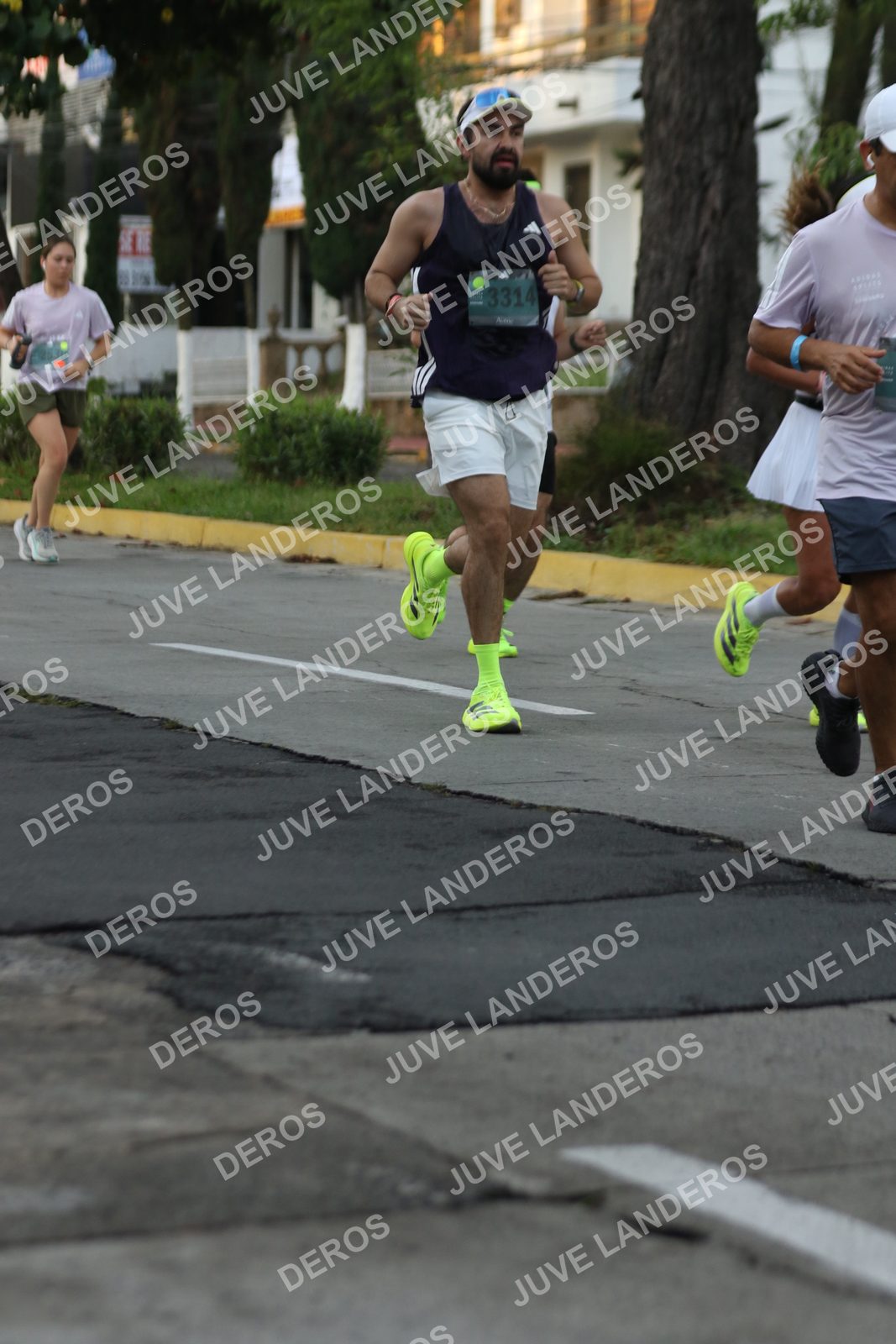 Foto de ADIDAS SPLITS GUADALAJARA 15K / 30K en Av. San Ignacio esquina Av. Ignacio L. Vallarta, Zapopan a las 07:04 · dorsal 3314