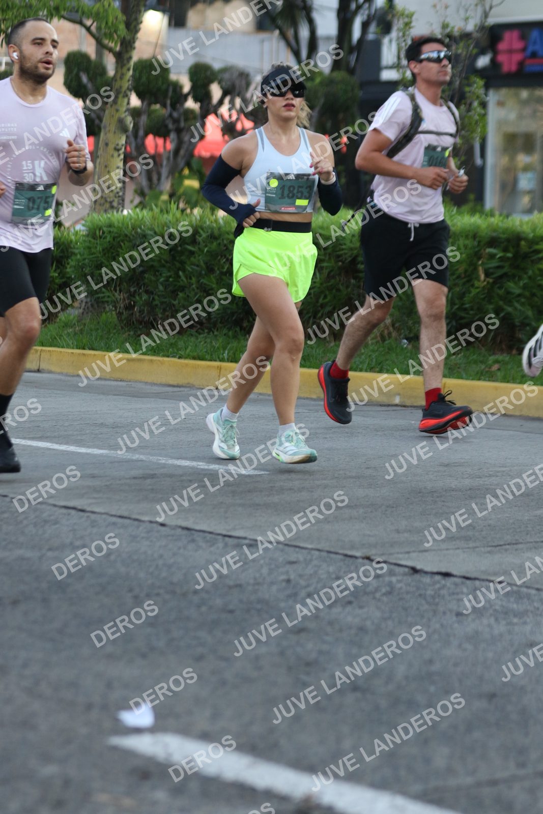 Foto de ADIDAS SPLITS GUADALAJARA 15K / 30K en Av. San Ignacio esquina Av. Ignacio L. Vallarta, Zapopan a las 07:32 · dorsal 1853, 75