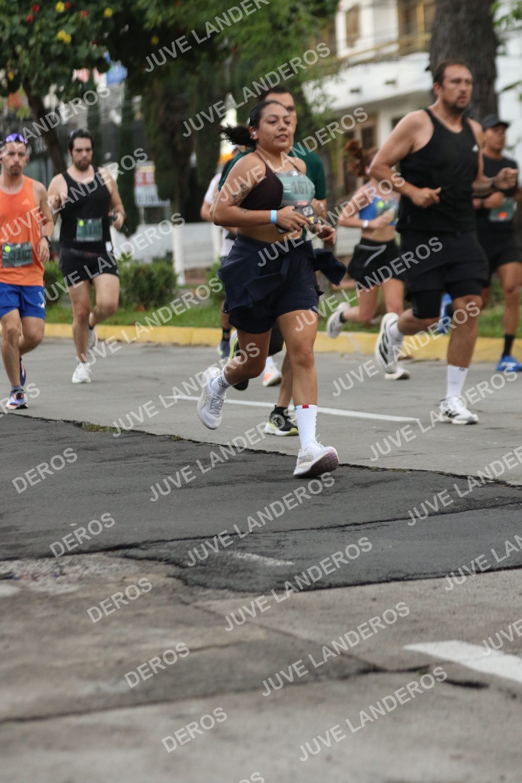Foto de ADIDAS SPLITS GUADALAJARA 15K / 30K en Av. San Ignacio esquina Av. Ignacio L. Vallarta, Zapopan a las 06:54 · dorsal 1671, 3167