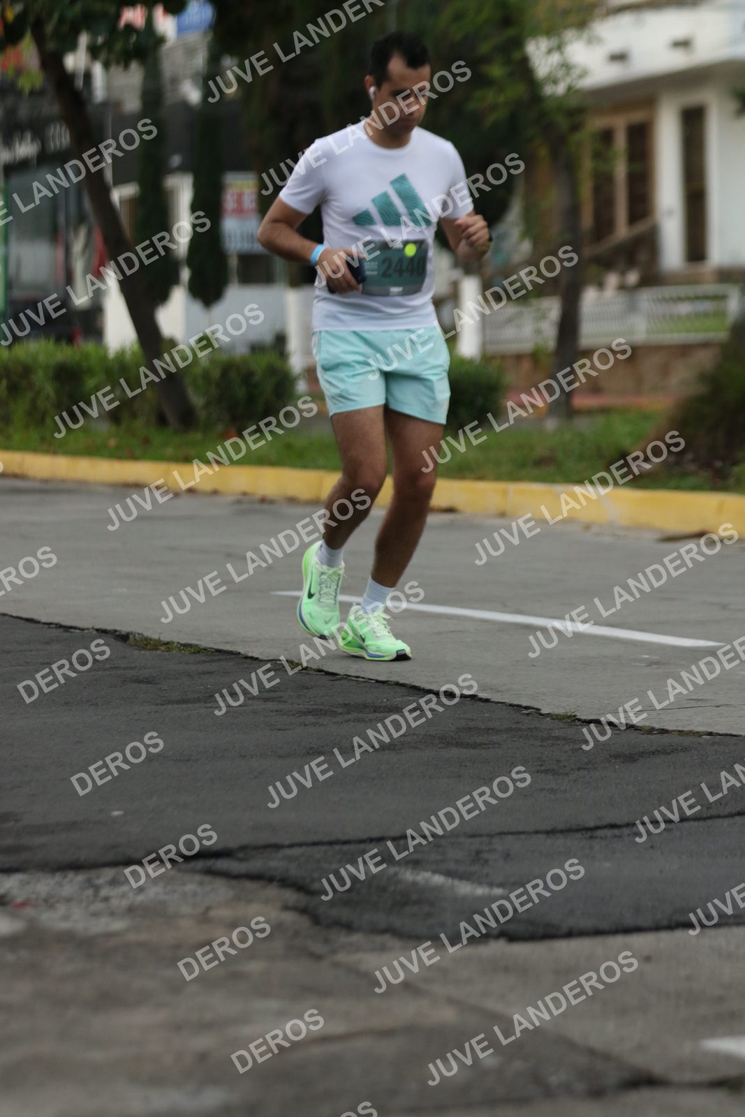 Foto de ADIDAS SPLITS GUADALAJARA 15K / 30K en Av. San Ignacio esquina Av. Ignacio L. Vallarta, Zapopan a las 06:58 · dorsal 2440