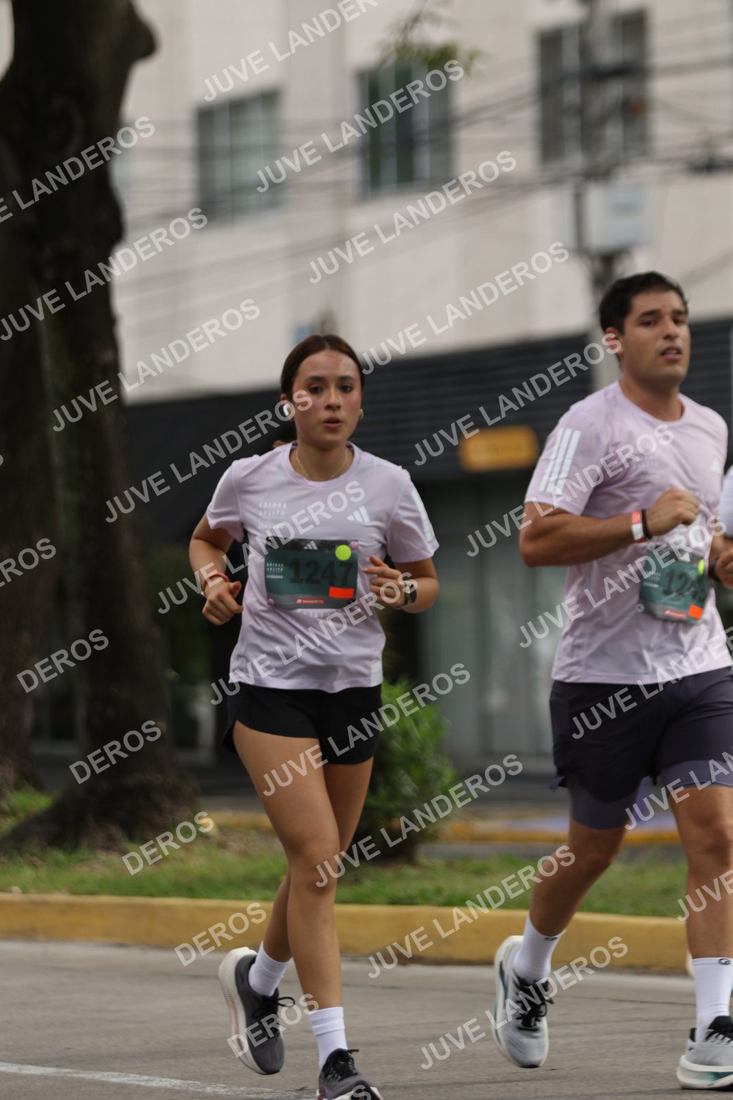 Foto de ADIDAS SPLITS GUADALAJARA 15K / 30K en Av. San Ignacio esquina Av. Ignacio L. Vallarta, Zapopan a las 09:10 · dorsal 1247