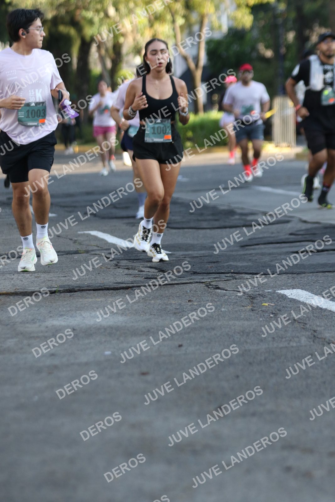 Foto de ADIDAS SPLITS GUADALAJARA 15K / 30K en Av. San Ignacio esquina Av. Ignacio L. Vallarta, Zapopan a las 07:45 · dorsal 1003, 1002, 15, 30