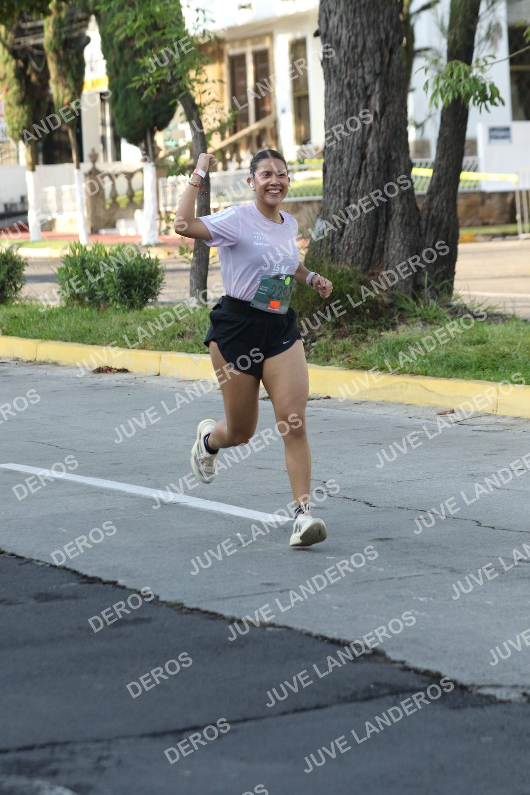 Foto de ADIDAS SPLITS GUADALAJARA 15K / 30K en Av. San Ignacio esquina Av. Ignacio L. Vallarta, Zapopan a las 08:11 · dorsal 2292