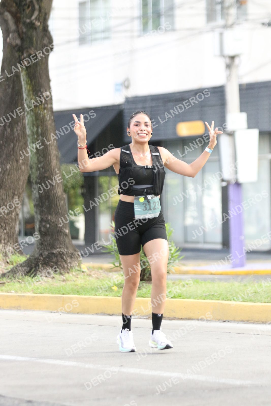 Foto de ADIDAS SPLITS GUADALAJARA 15K / 30K en Av. San Ignacio esquina Av. Ignacio L. Vallarta, Zapopan a las 09:01 · dorsal 3123