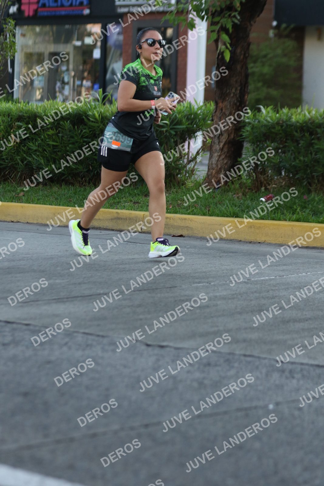 Foto de ADIDAS SPLITS GUADALAJARA 15K / 30K en Av. San Ignacio esquina Av. Ignacio L. Vallarta, Zapopan a las 07:35 · dorsal 2599