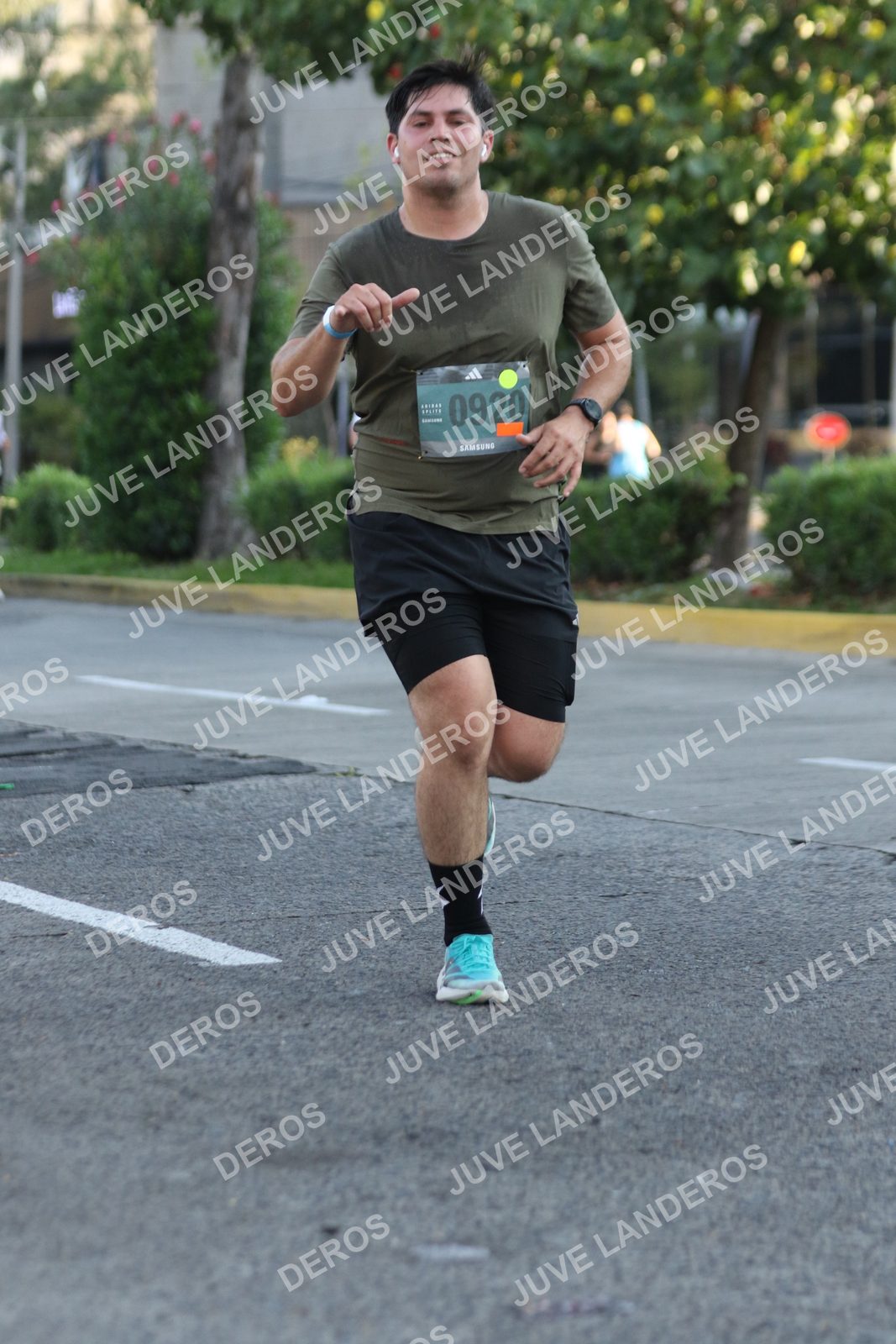 Foto de ADIDAS SPLITS GUADALAJARA 15K / 30K en Av. San Ignacio esquina Av. Ignacio L. Vallarta, Zapopan a las 07:46 · dorsal 920