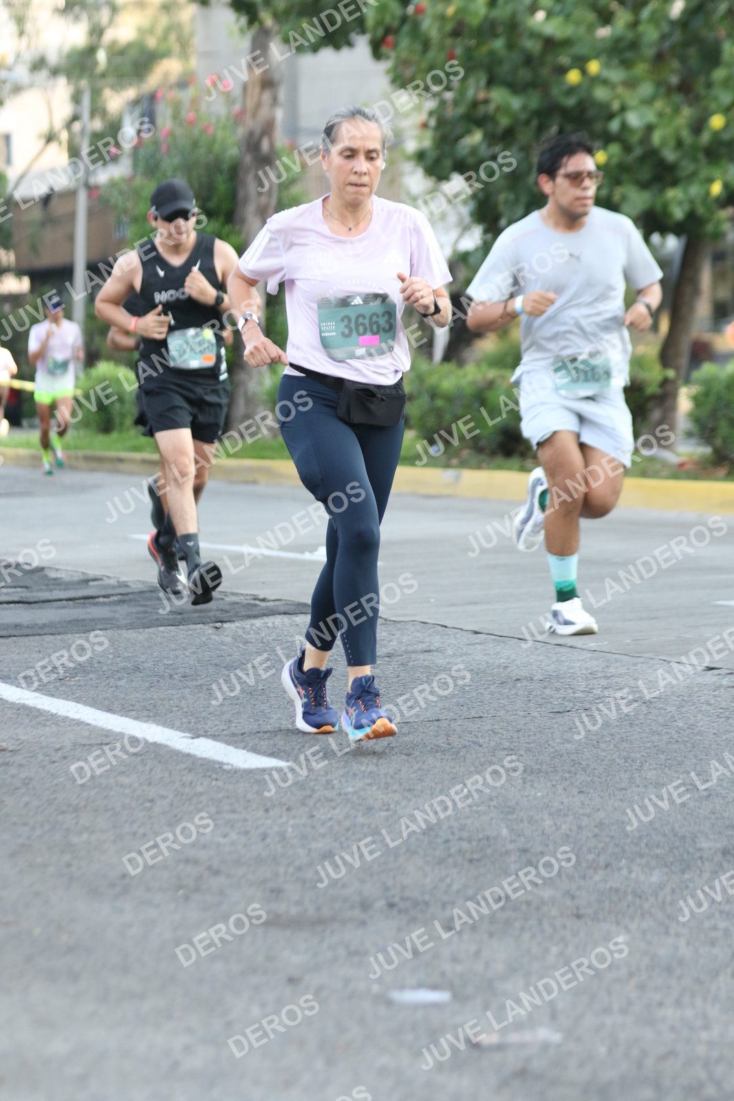 Foto de ADIDAS SPLITS GUADALAJARA 15K / 30K en Av. San Ignacio esquina Av. Ignacio L. Vallarta, Zapopan a las 07:29 · dorsal 3663, 2480, 3168