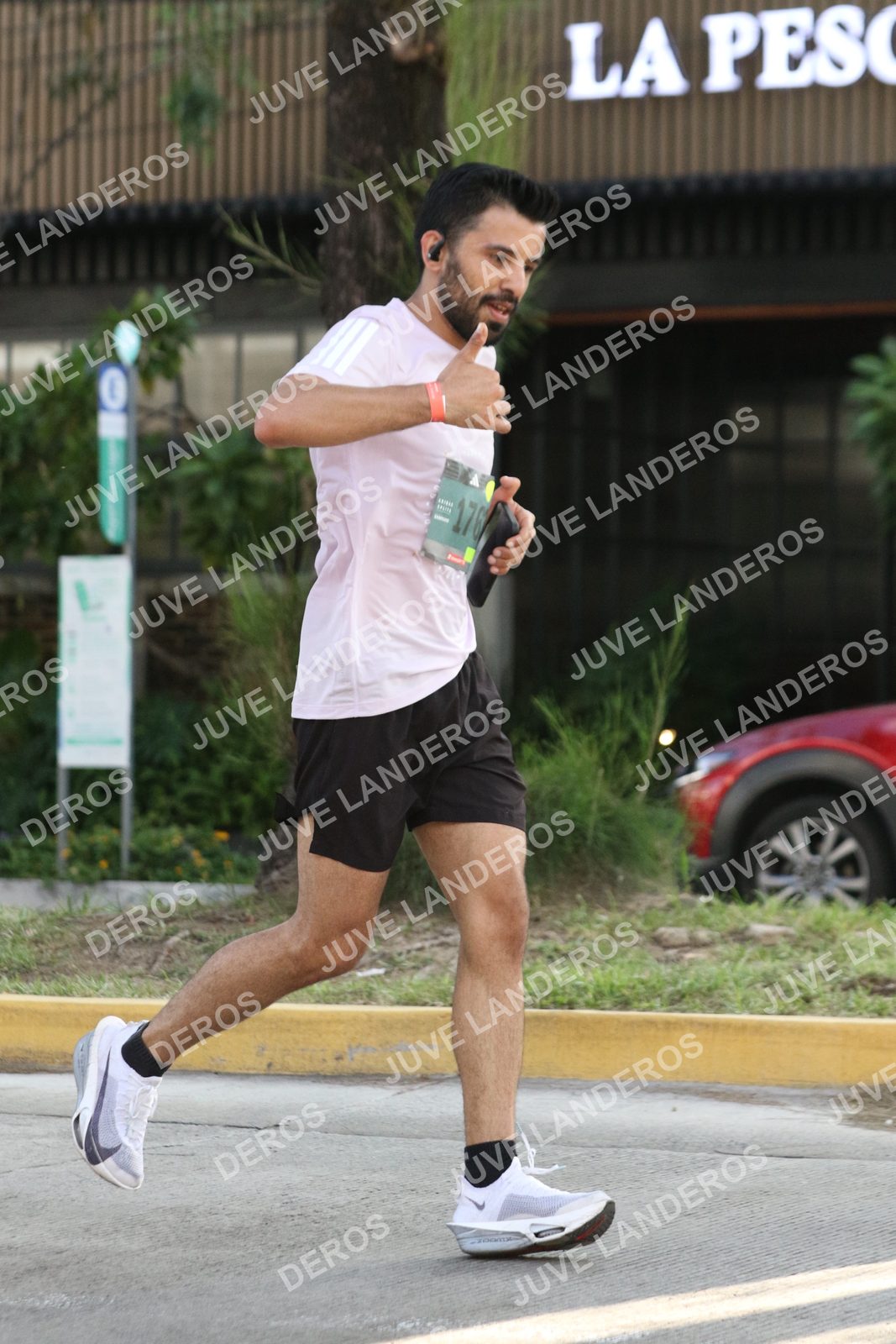 Foto de ADIDAS SPLITS GUADALAJARA 15K / 30K en Av. San Ignacio esquina Av. Ignacio L. Vallarta, Zapopan a las 08:41 · dorsal 176