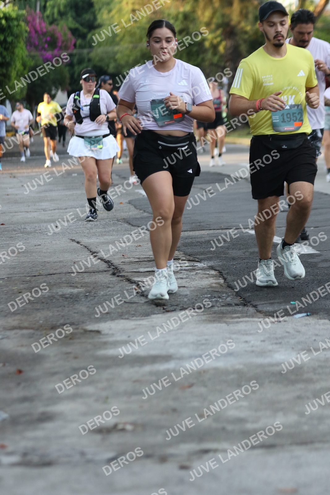 Foto de ADIDAS SPLITS GUADALAJARA 15K / 30K en Av. San Ignacio esquina Av. Ignacio L. Vallarta, Zapopan a las 07:12 · dorsal 1952