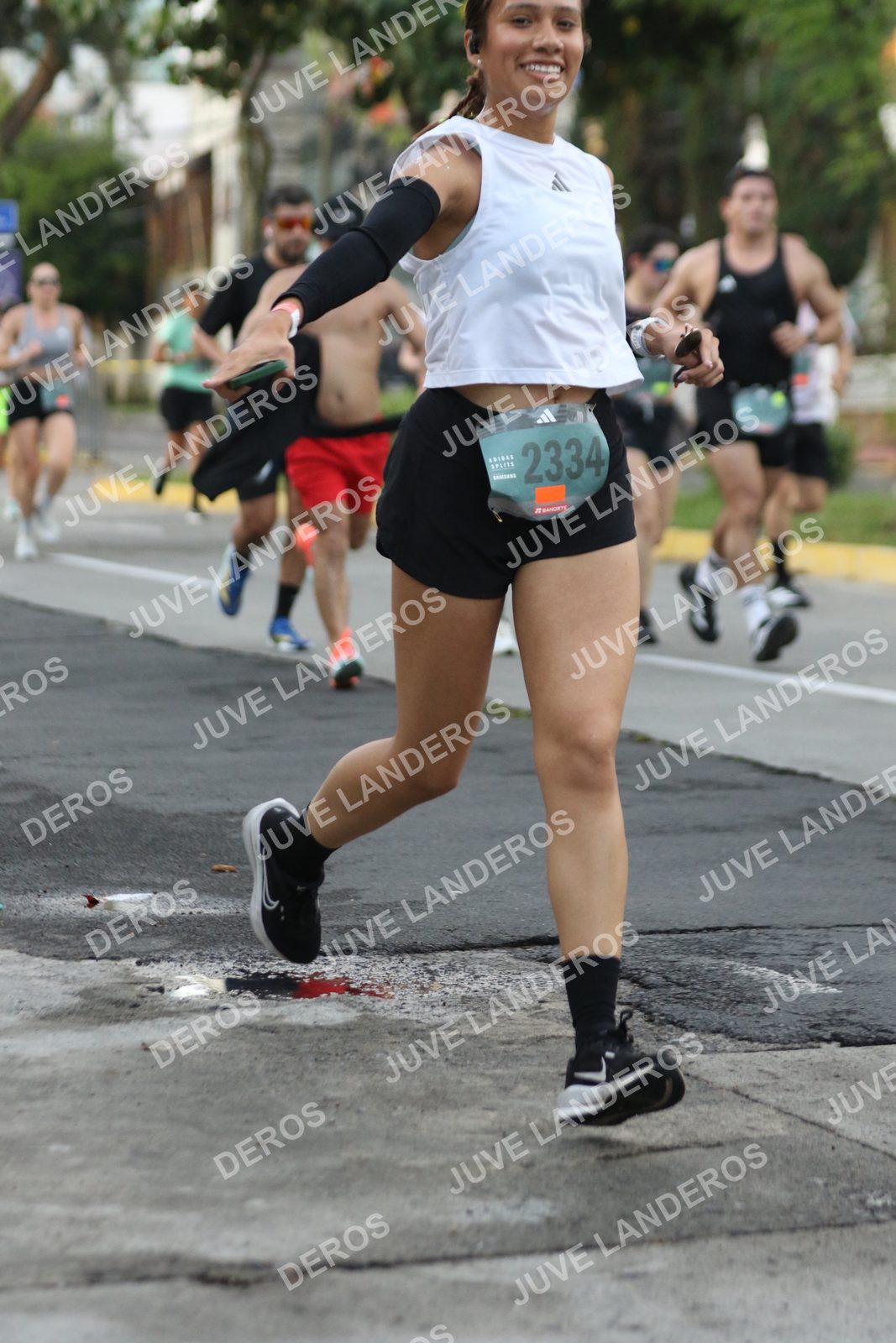 Foto de ADIDAS SPLITS GUADALAJARA 15K / 30K en Av. San Ignacio esquina Av. Ignacio L. Vallarta, Zapopan a las 07:05 · dorsal 2334