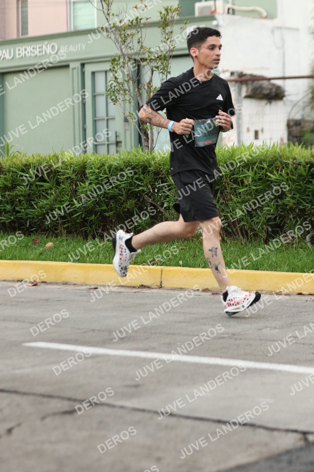 Foto de ADIDAS SPLITS GUADALAJARA 15K / 30K en Av. San Ignacio esquina Av. Ignacio L. Vallarta, Zapopan a las 06:51 · dorsal 1629