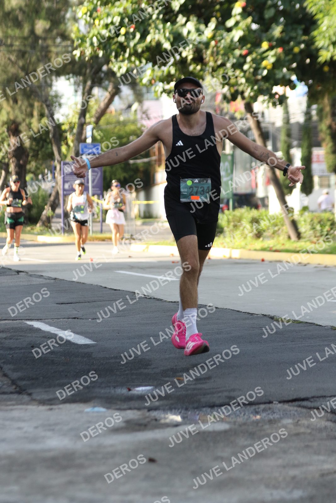Foto de ADIDAS SPLITS GUADALAJARA 15K / 30K en Av. San Ignacio esquina Av. Ignacio L. Vallarta, Zapopan a las 08:27 · dorsal 2734