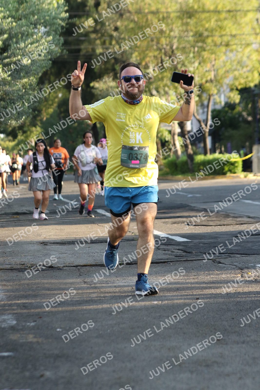 Foto de ADIDAS SPLITS GUADALAJARA 15K / 30K en Av. San Ignacio esquina Av. Ignacio L. Vallarta, Zapopan a las 07:53 · dorsal 374, 30, 15