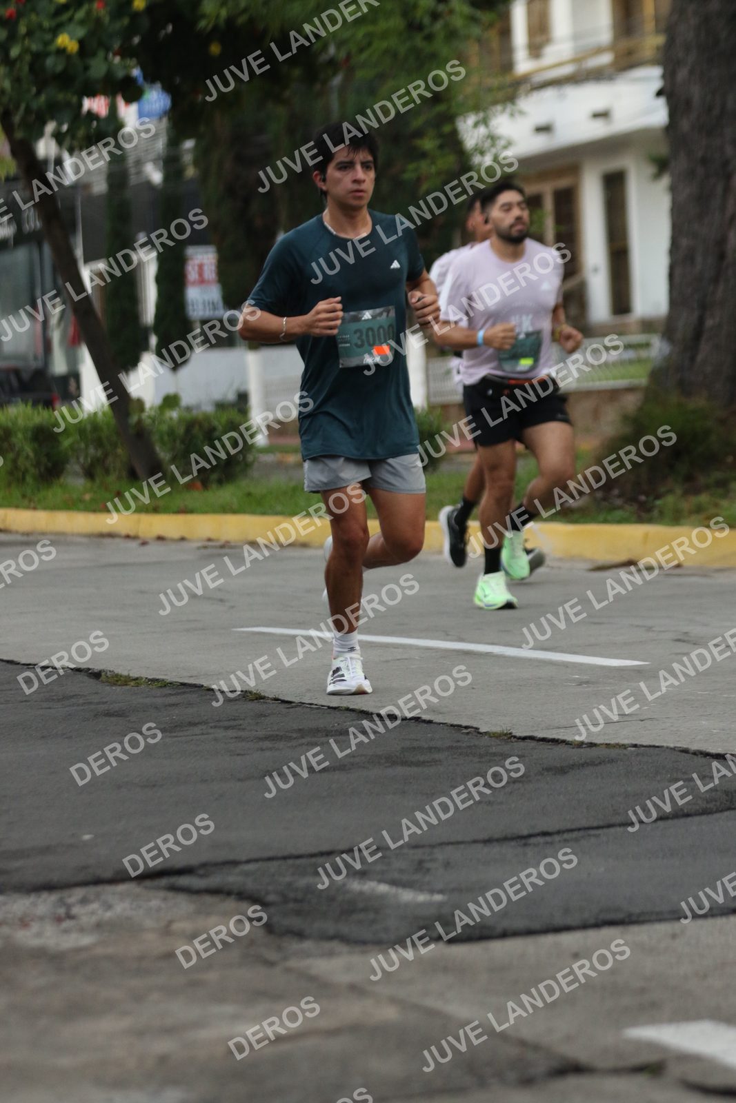 Foto de ADIDAS SPLITS GUADALAJARA 15K / 30K en Av. San Ignacio esquina Av. Ignacio L. Vallarta, Zapopan a las 06:55 · dorsal 3000