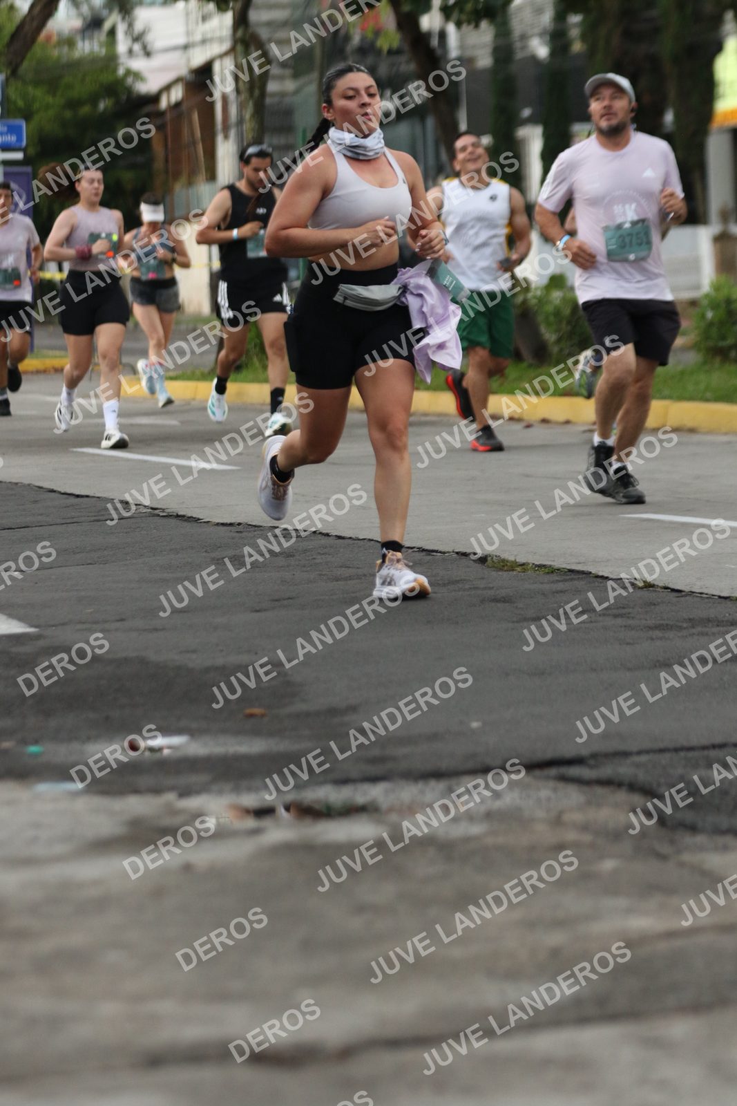 Foto de ADIDAS SPLITS GUADALAJARA 15K / 30K en Av. San Ignacio esquina Av. Ignacio L. Vallarta, Zapopan a las 06:57 · dorsal 3751