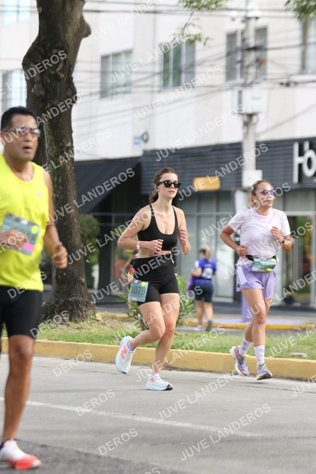 Foto de ADIDAS SPLITS GUADALAJARA 15K / 30K en Av. San Ignacio esquina Av. Ignacio L. Vallarta, Zapopan a las 09:01 · dorsal 3079