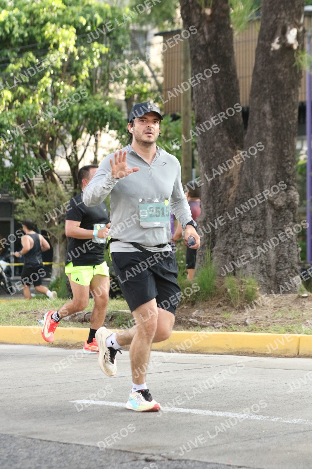 Foto de ADIDAS SPLITS GUADALAJARA 15K / 30K en Av. San Ignacio esquina Av. Ignacio L. Vallarta, Zapopan a las 08:38 · dorsal 2515