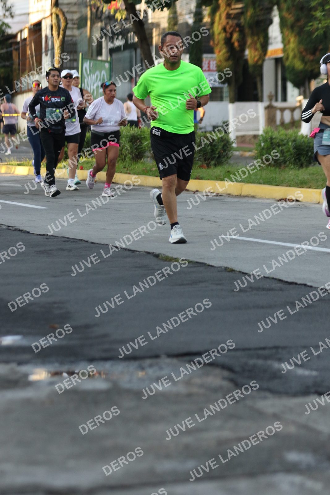 Foto de ADIDAS SPLITS GUADALAJARA 15K / 30K en Av. San Ignacio esquina Av. Ignacio L. Vallarta, Zapopan a las 07:14 · dorsal 3156