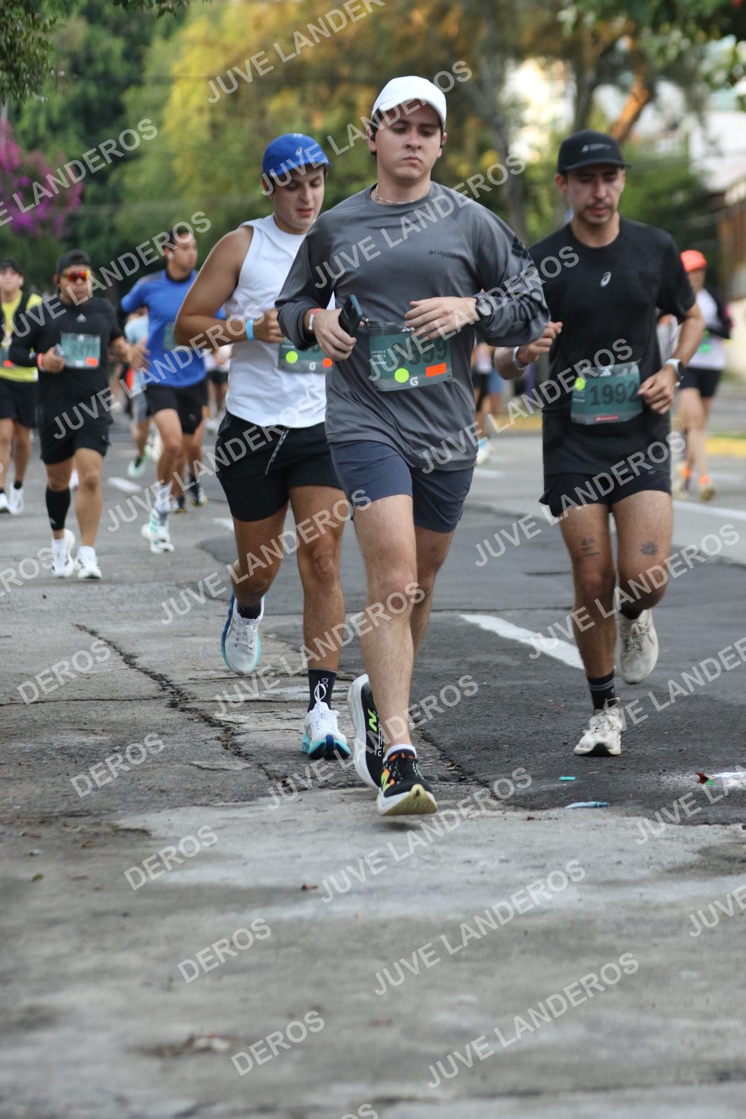 Foto de ADIDAS SPLITS GUADALAJARA 15K / 30K en Av. San Ignacio esquina Av. Ignacio L. Vallarta, Zapopan a las 07:08 · dorsal 3699, 1992