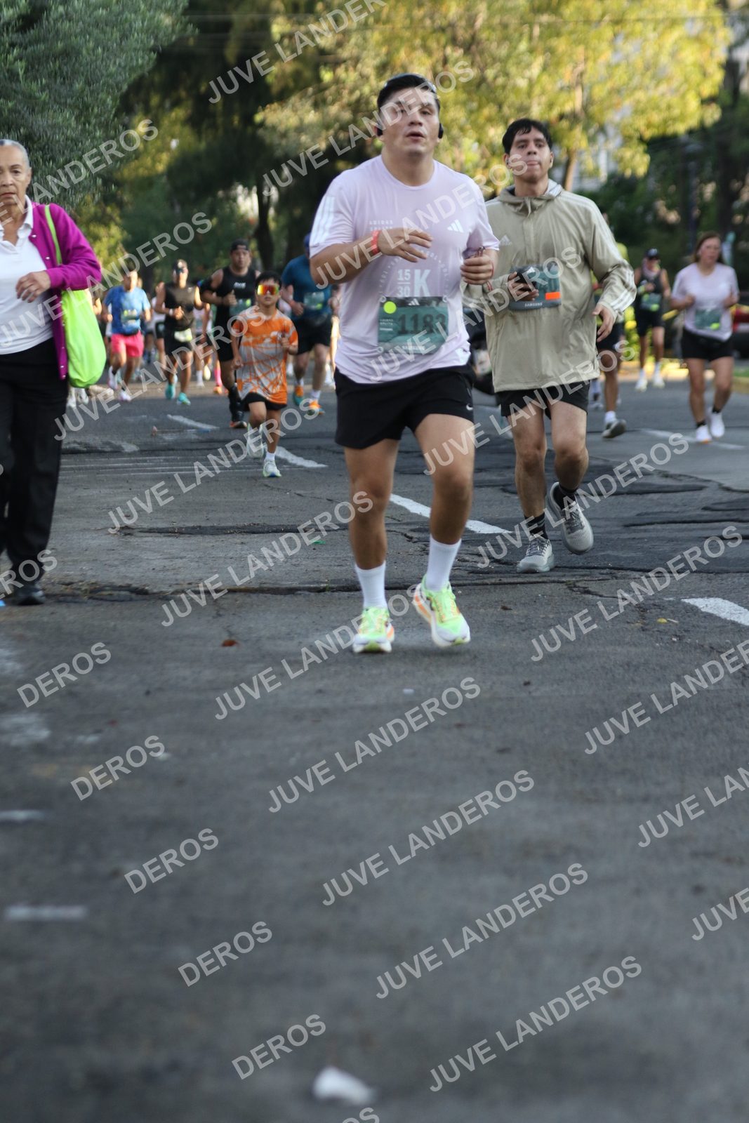 Foto de ADIDAS SPLITS GUADALAJARA 15K / 30K en Av. San Ignacio esquina Av. Ignacio L. Vallarta, Zapopan a las 07:35 · dorsal 1183, 30, 15, 40