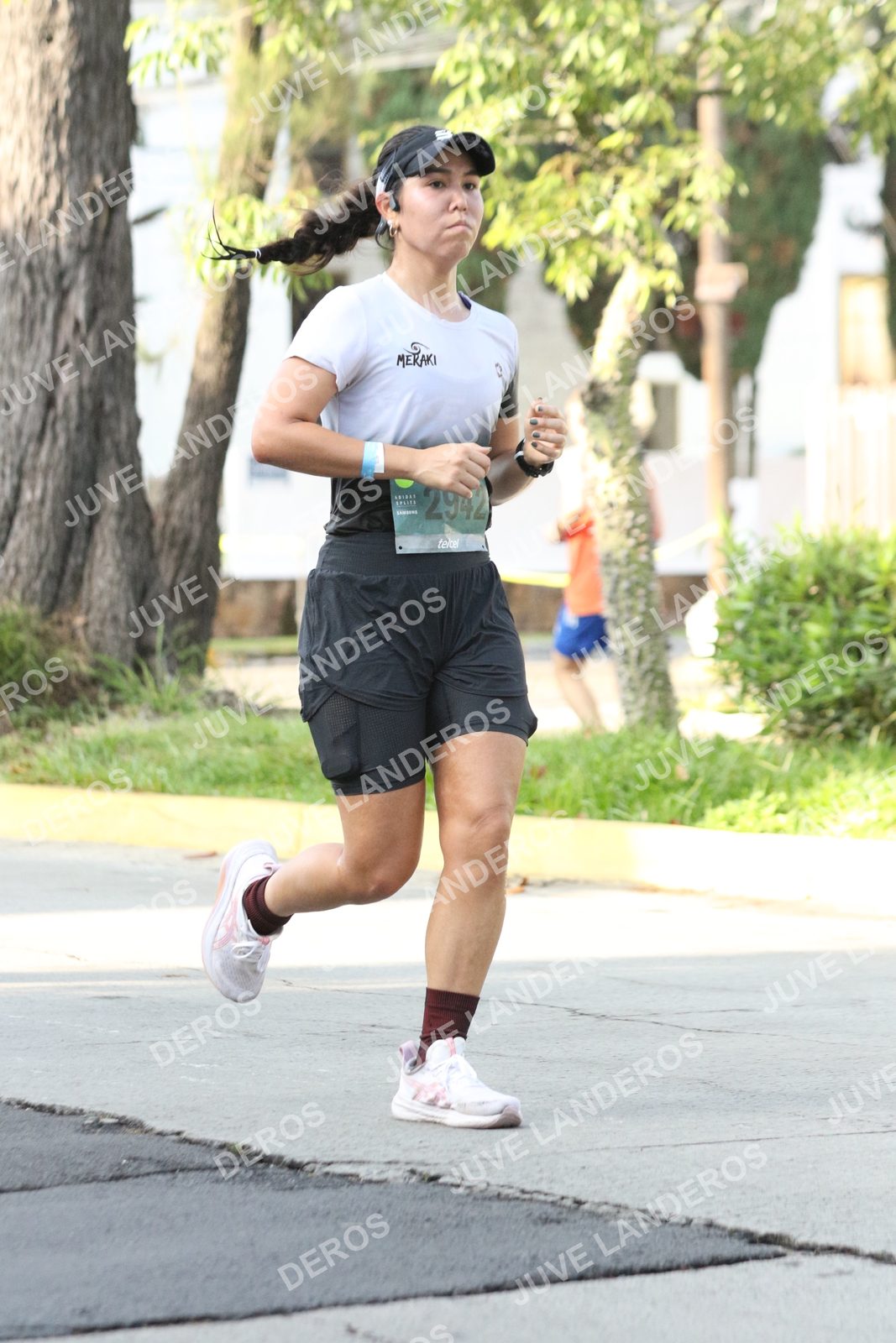 Foto de ADIDAS SPLITS GUADALAJARA 15K / 30K en Av. San Ignacio esquina Av. Ignacio L. Vallarta, Zapopan a las 08:29 · dorsal 2942