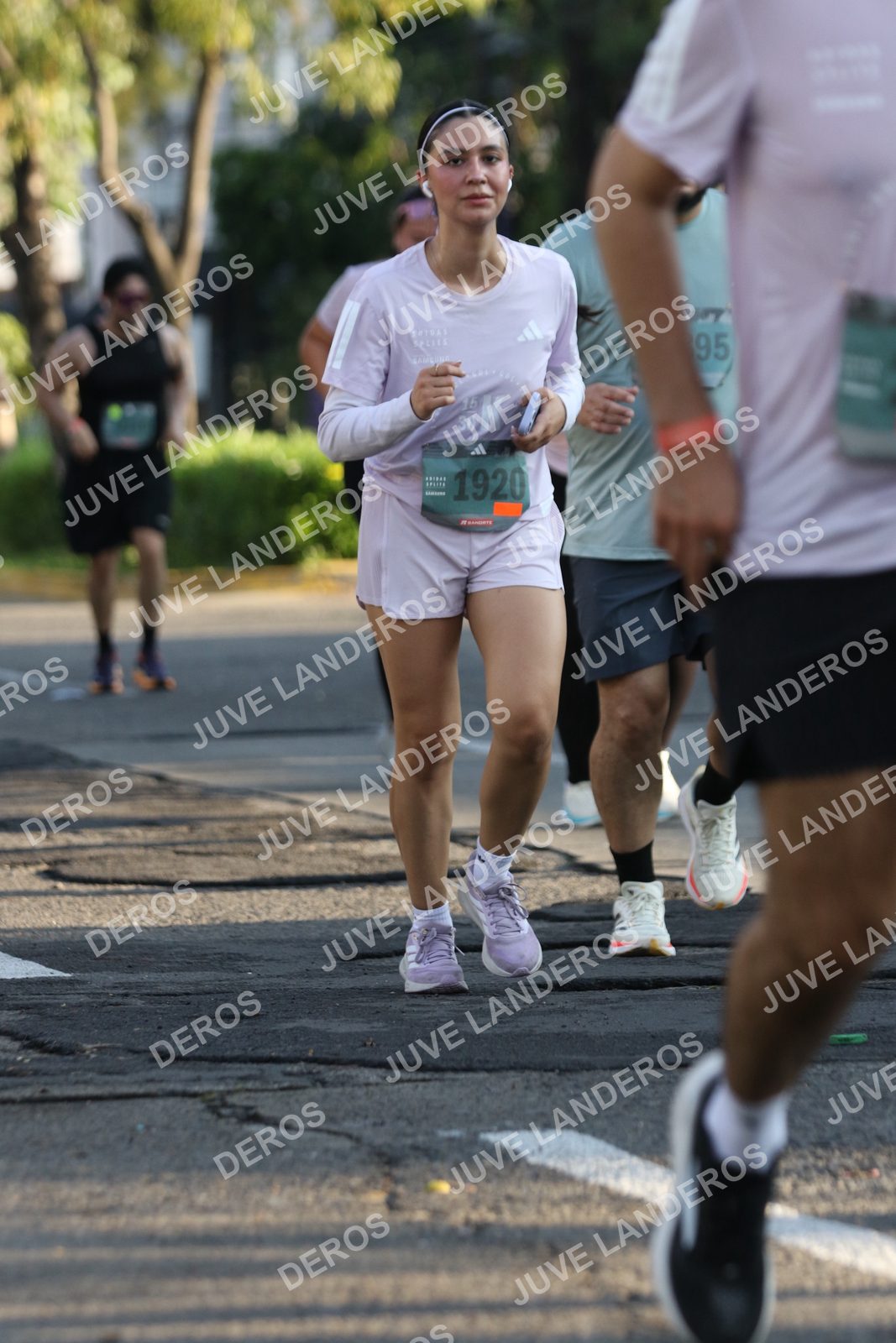 Foto de ADIDAS SPLITS GUADALAJARA 15K / 30K en Av. San Ignacio esquina Av. Ignacio L. Vallarta, Zapopan a las 07:55 · dorsal 1920, 95