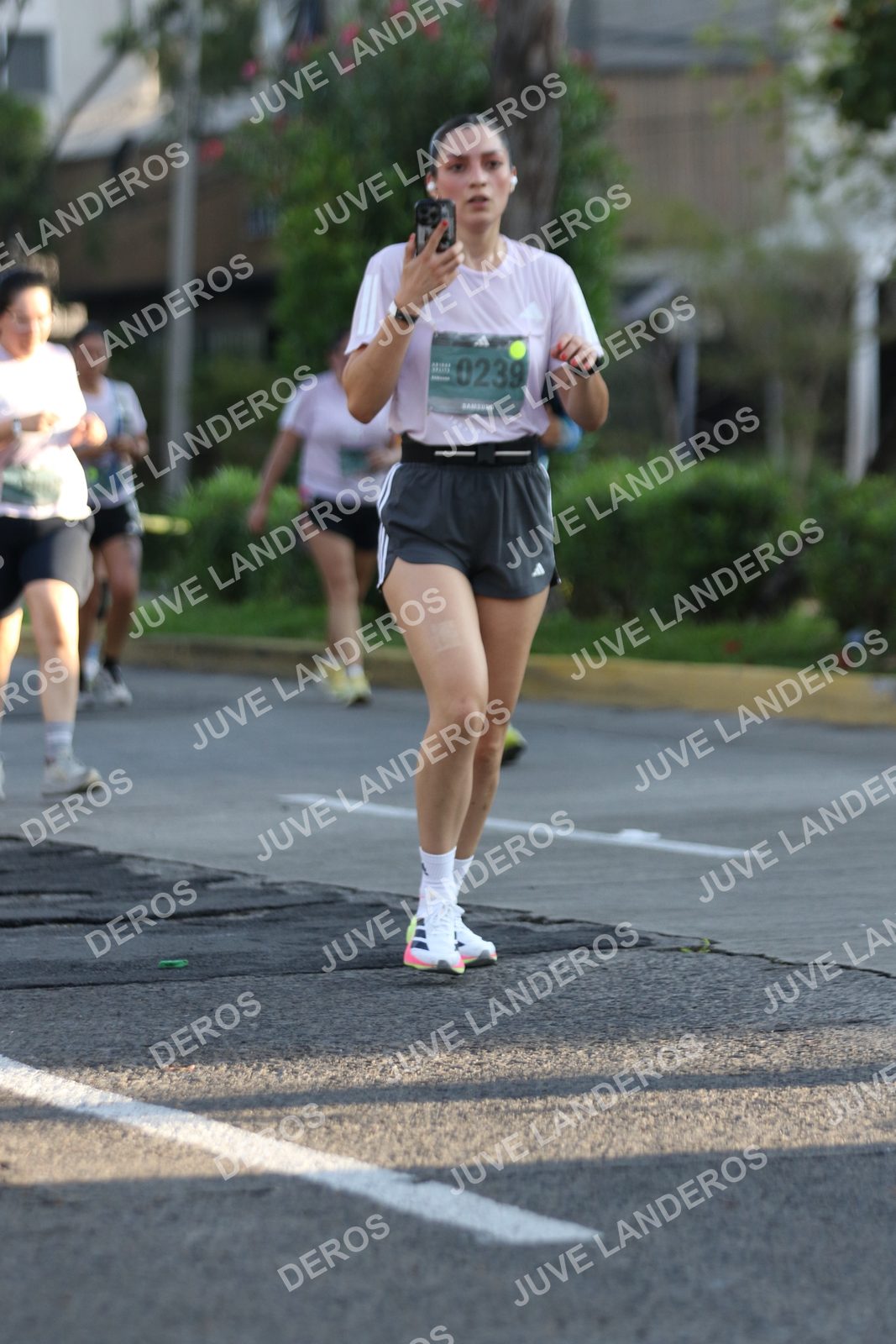Foto de ADIDAS SPLITS GUADALAJARA 15K / 30K en Av. San Ignacio esquina Av. Ignacio L. Vallarta, Zapopan a las 07:50 · dorsal 239