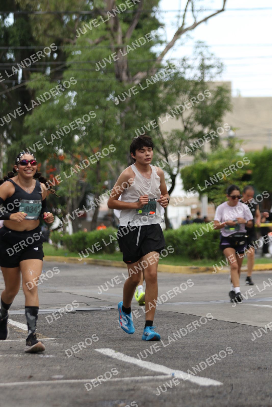 Foto de ADIDAS SPLITS GUADALAJARA 15K / 30K en Av. San Ignacio esquina Av. Ignacio L. Vallarta, Zapopan a las 09:08 · dorsal 3780, 34