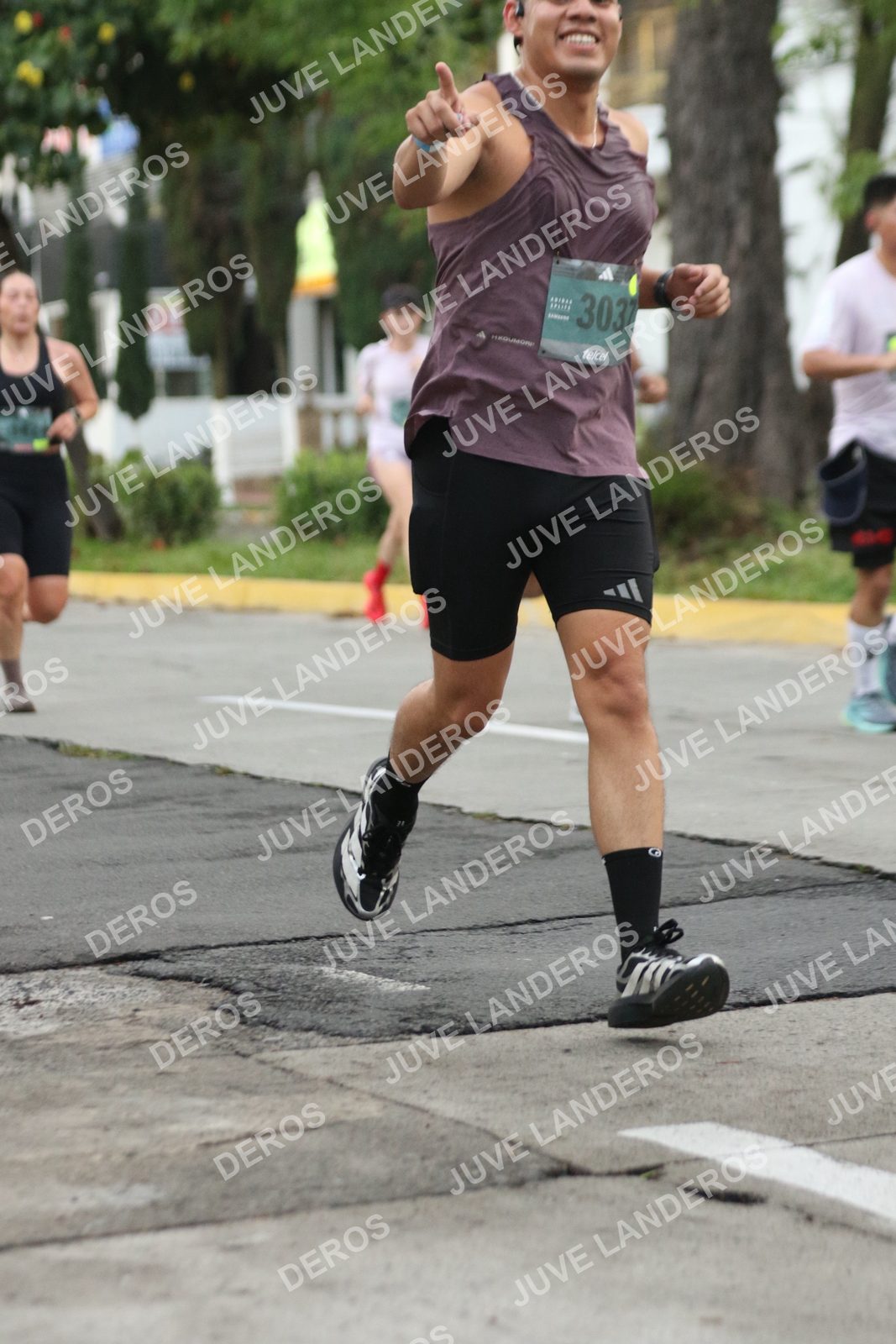 Foto de ADIDAS SPLITS GUADALAJARA 15K / 30K en Av. San Ignacio esquina Av. Ignacio L. Vallarta, Zapopan a las 06:56 · dorsal 3037