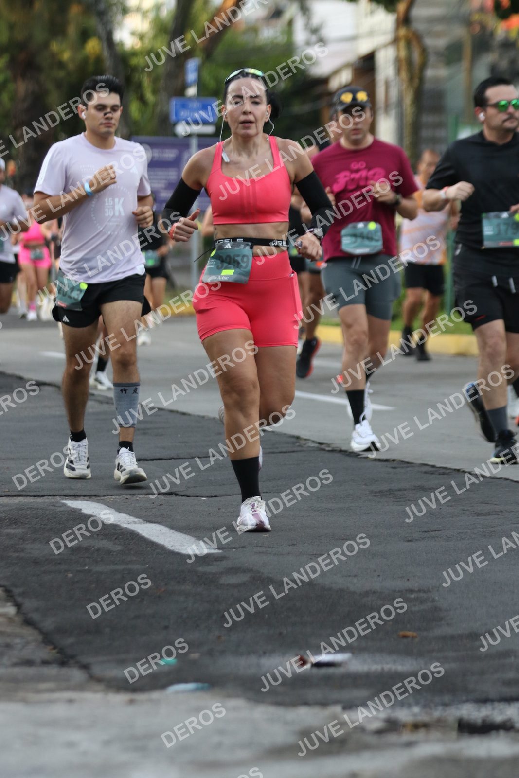 Foto de ADIDAS SPLITS GUADALAJARA 15K / 30K en Av. San Ignacio esquina Av. Ignacio L. Vallarta, Zapopan a las 07:07 · dorsal 15, 30, 179, 3259