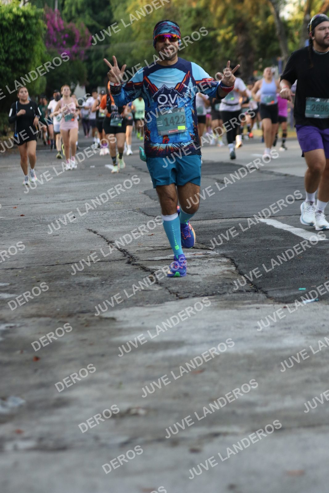 Foto de ADIDAS SPLITS GUADALAJARA 15K / 30K en Av. San Ignacio esquina Av. Ignacio L. Vallarta, Zapopan a las 07:10 · dorsal 1422, 2696