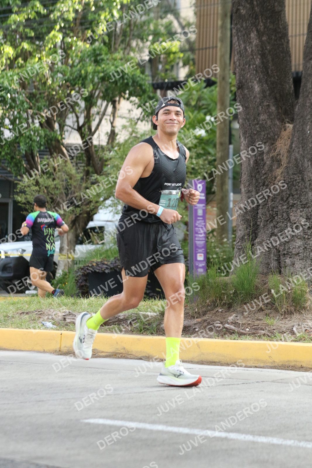 Foto de ADIDAS SPLITS GUADALAJARA 15K / 30K en Av. San Ignacio esquina Av. Ignacio L. Vallarta, Zapopan a las 08:42 · dorsal 127