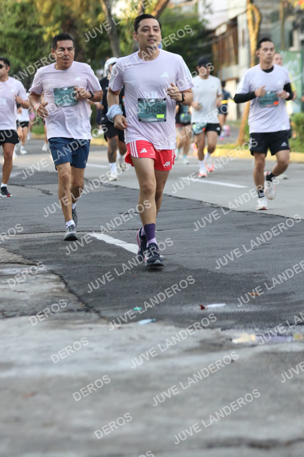 Foto de ADIDAS SPLITS GUADALAJARA 15K / 30K en Av. San Ignacio esquina Av. Ignacio L. Vallarta, Zapopan a las 07:11 · dorsal 688, 298