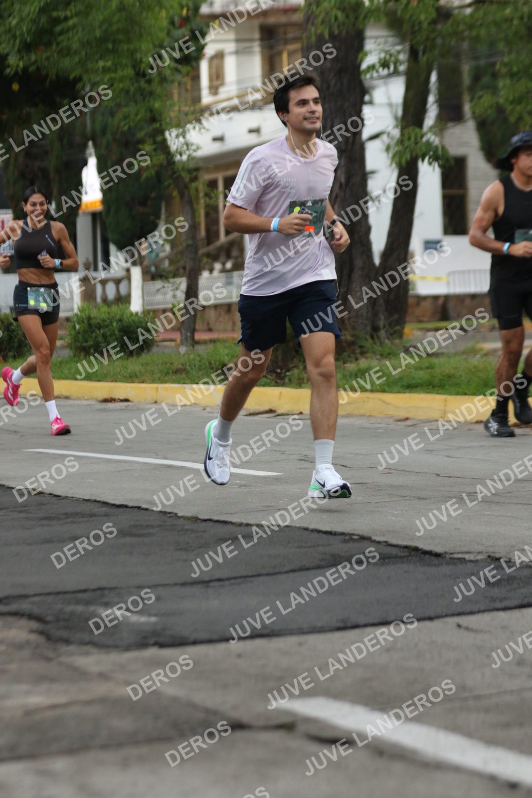 Foto de ADIDAS SPLITS GUADALAJARA 15K / 30K en Av. San Ignacio esquina Av. Ignacio L. Vallarta, Zapopan a las 06:56 · dorsal 30