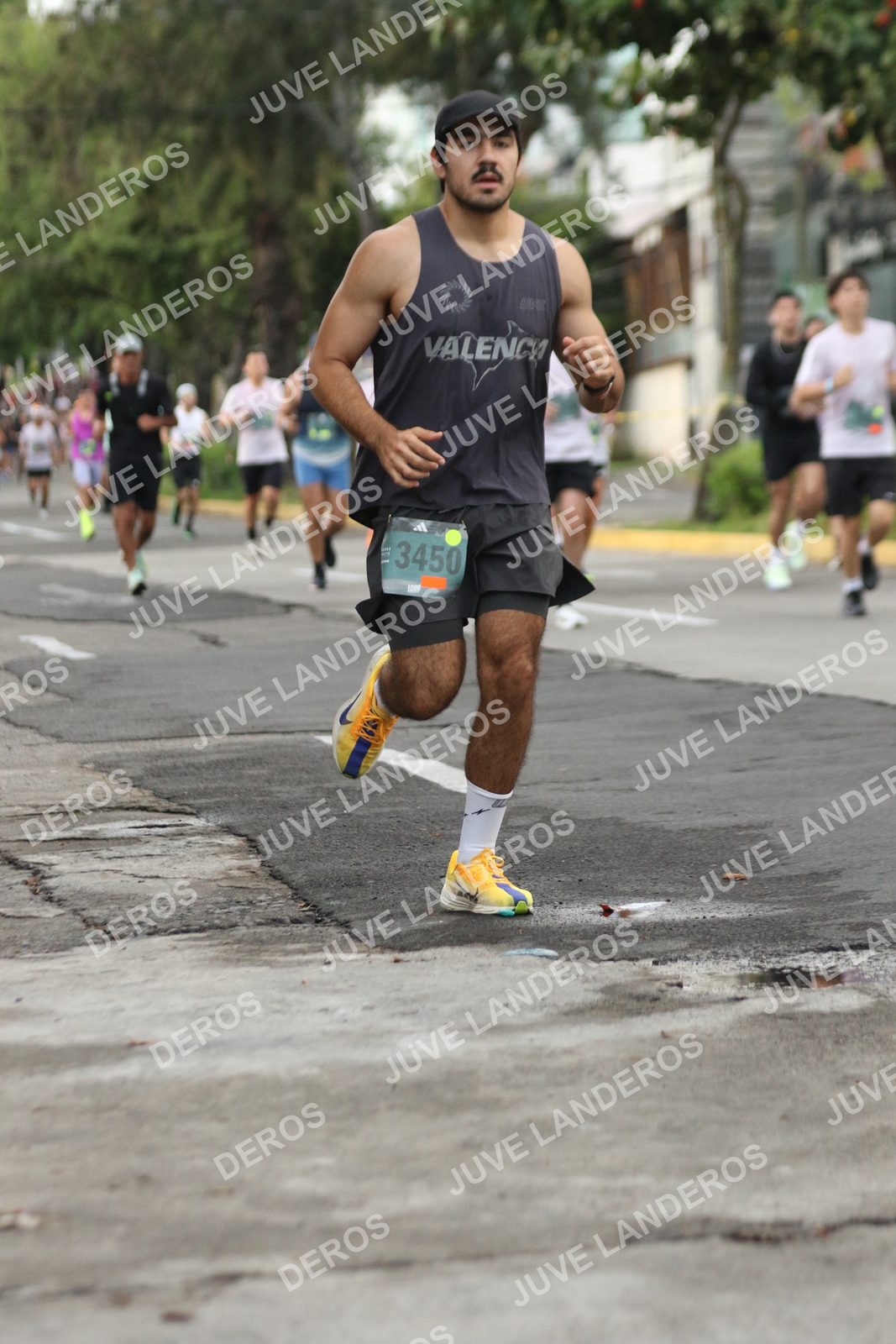 Foto de ADIDAS SPLITS GUADALAJARA 15K / 30K en Av. San Ignacio esquina Av. Ignacio L. Vallarta, Zapopan a las 06:58 · dorsal 3450