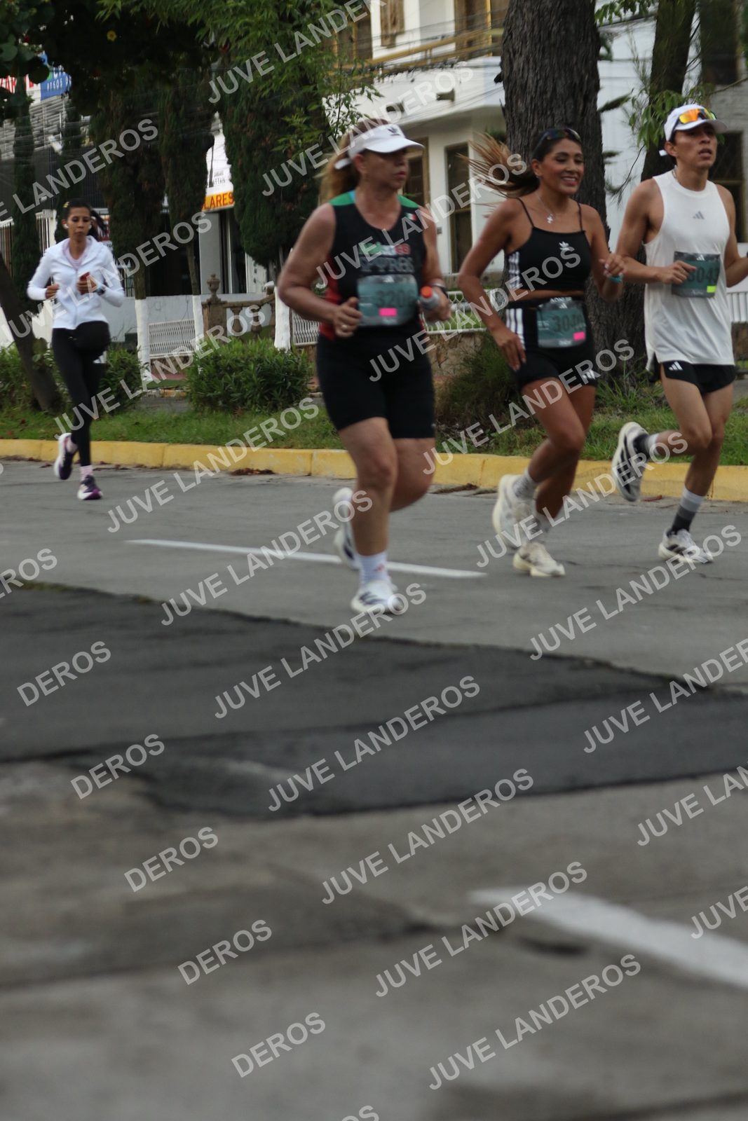Foto de ADIDAS SPLITS GUADALAJARA 15K / 30K en Av. San Ignacio esquina Av. Ignacio L. Vallarta, Zapopan a las 07:00 · dorsal 8043, 3206