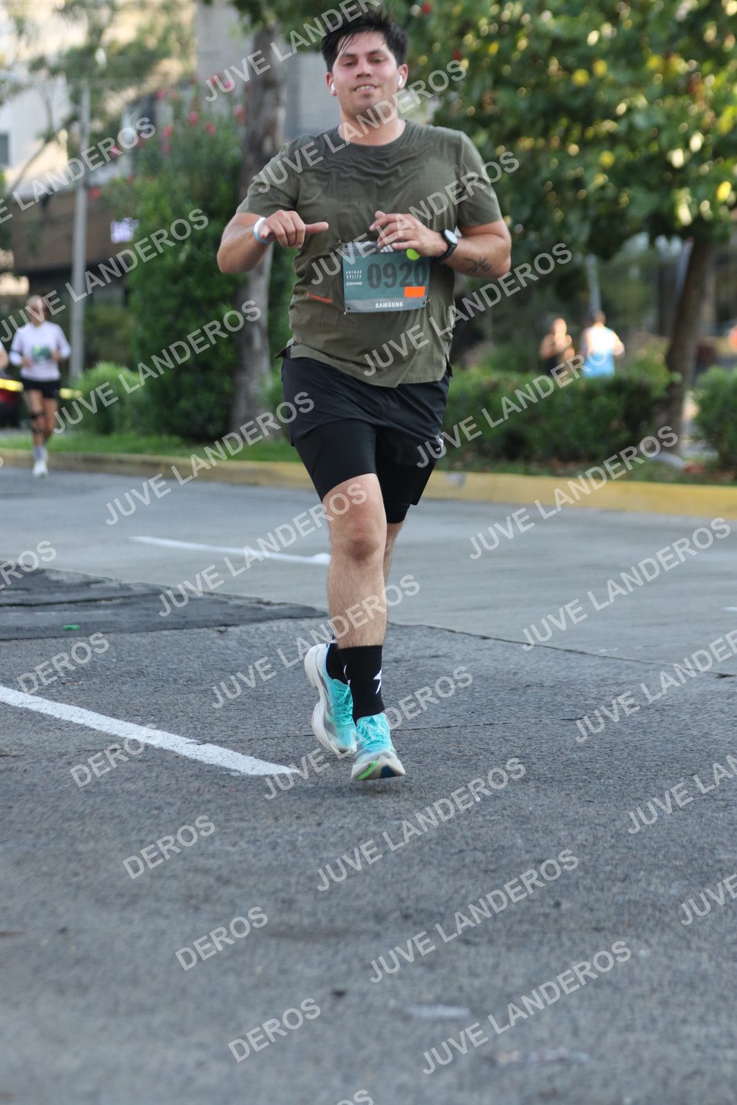 Foto de ADIDAS SPLITS GUADALAJARA 15K / 30K en Av. San Ignacio esquina Av. Ignacio L. Vallarta, Zapopan a las 07:46 · dorsal 920