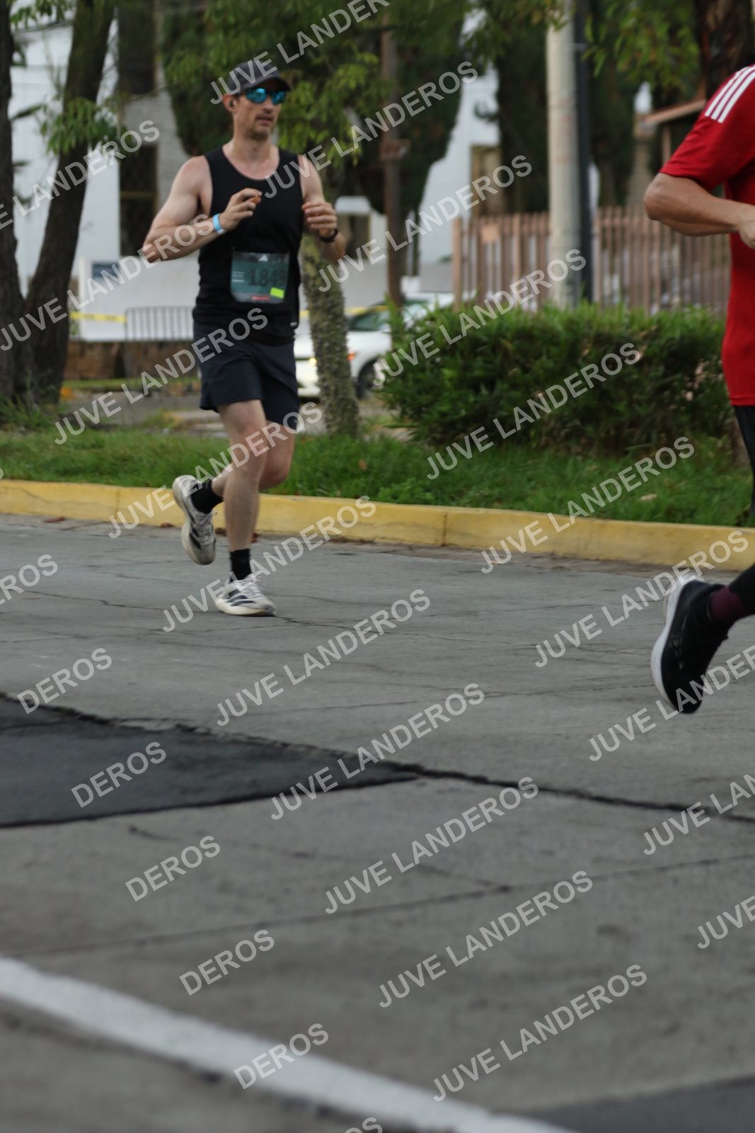 Foto de ADIDAS SPLITS GUADALAJARA 15K / 30K en Av. San Ignacio esquina Av. Ignacio L. Vallarta, Zapopan a las 07:03 · dorsal 1849
