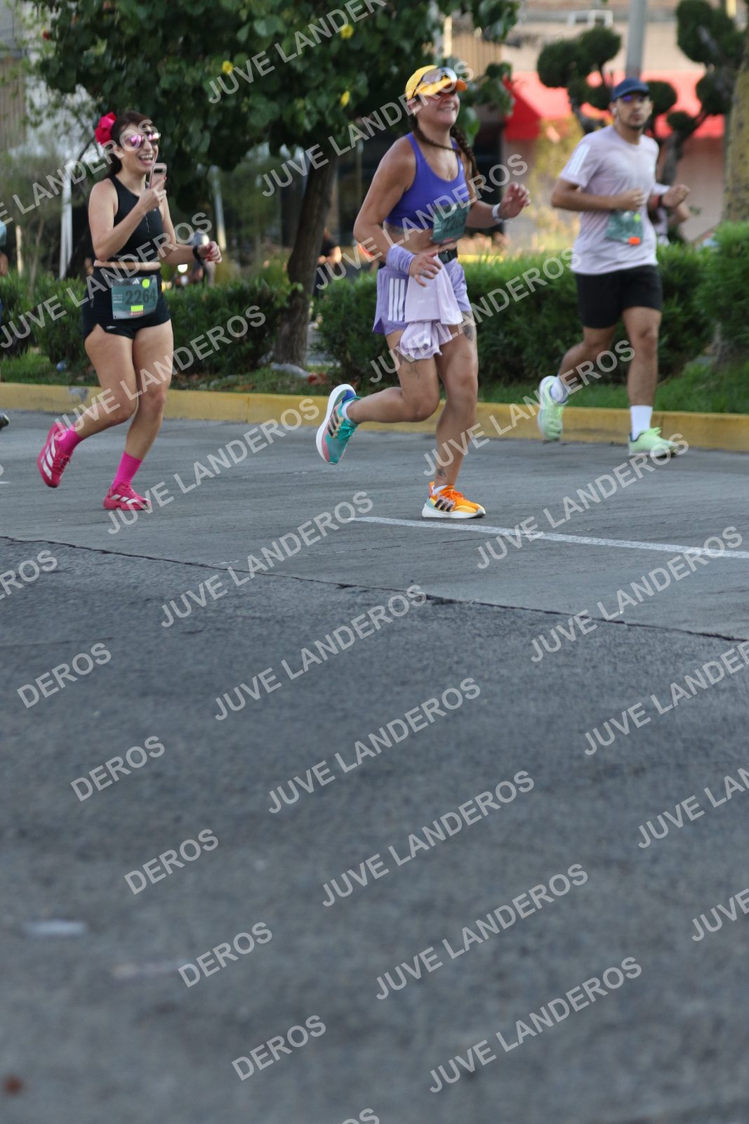 Foto de ADIDAS SPLITS GUADALAJARA 15K / 30K en Av. San Ignacio esquina Av. Ignacio L. Vallarta, Zapopan a las 07:37 · dorsal 2264