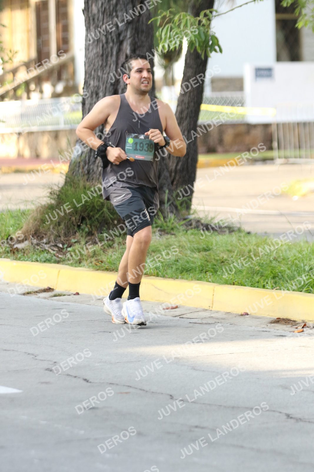 Foto de ADIDAS SPLITS GUADALAJARA 15K / 30K en Av. San Ignacio esquina Av. Ignacio L. Vallarta, Zapopan a las 08:17 · dorsal 1939