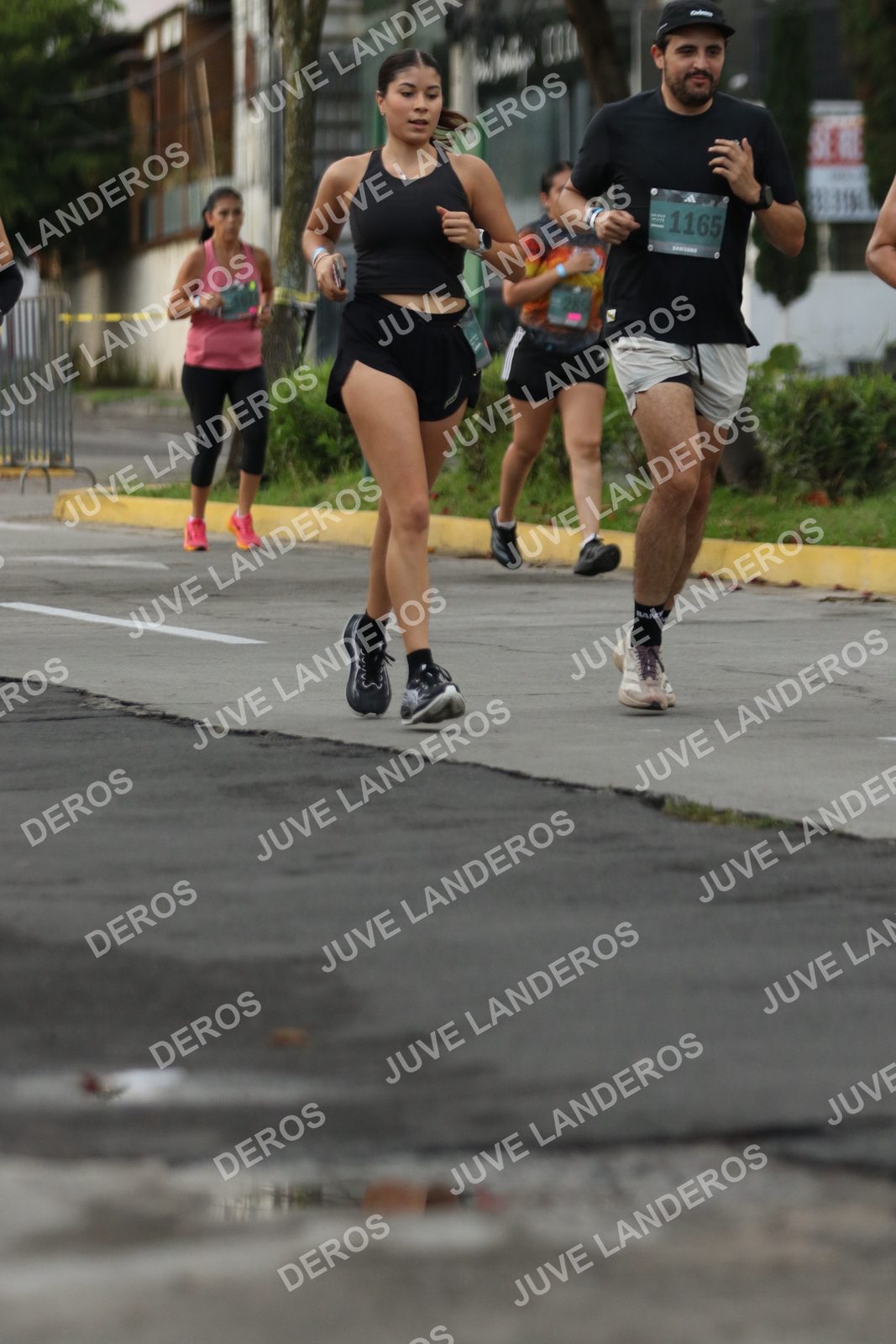 Foto de ADIDAS SPLITS GUADALAJARA 15K / 30K en Av. San Ignacio esquina Av. Ignacio L. Vallarta, Zapopan a las 06:59 · dorsal 1165
